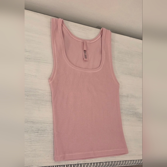 SKIMS!! Soft Lounge Halite Pink Cropped Tank Top- SOLD OUT COLOR & STYLE!! - Picture 6 of 7